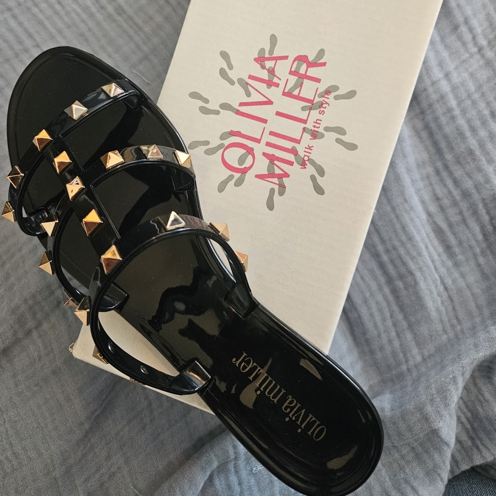 Olivia Miller Black Sandals size 9